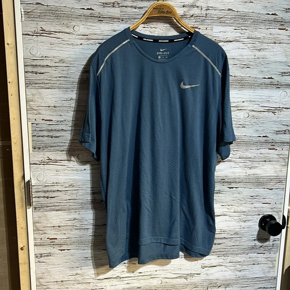 Nike blue short  sleeve shirt size XXL - Picture 2 of 9